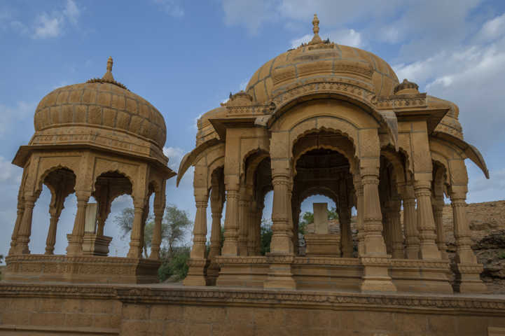 68 - India - Jaisalmer - cenotafios de Bada Bagh